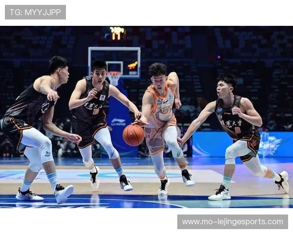 一个篮球等于多少个足球星 揭秘篮球与足球之间的奇妙对比