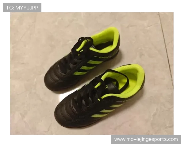 全球足球明星潮鞋高清大图展示 各大球员专属鞋款独特魅力解析