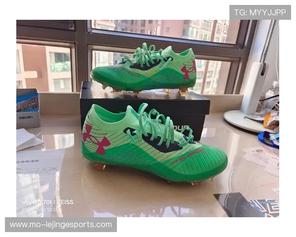 安德玛签约的足球球星是谁？