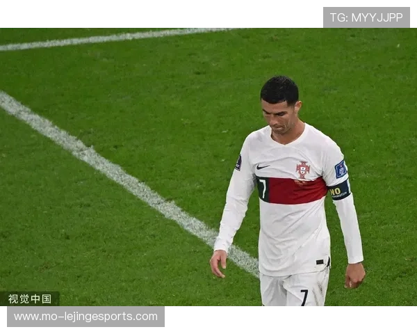 足球球星因伤泪别赛场伤痛背后的坚强与无奈心路历程图解 足球球星因伤泪别赛场伤痛背后的坚强与无奈心路历程图解